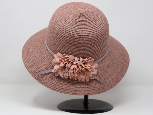 Topi Panama dengan Aksen Bunga dan Bunga